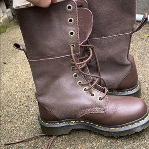 Dr. Martens brown lace up boot - 6US - NWOT